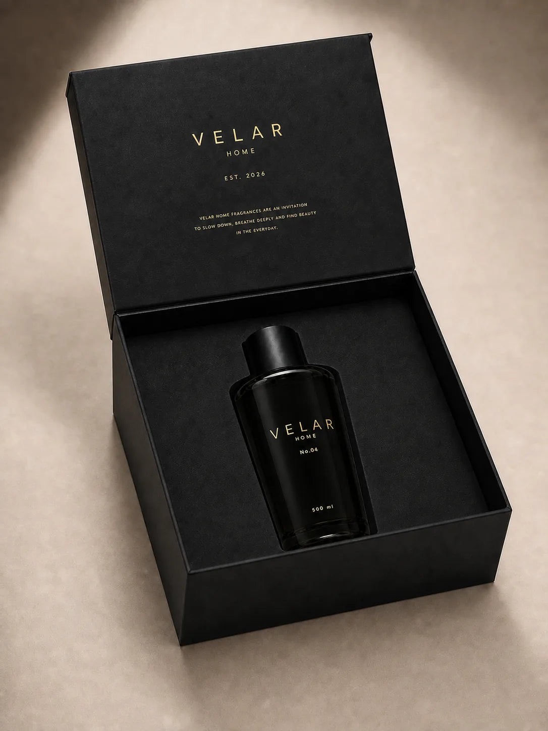 Velar One negro dentro de su caja de regalo abierta